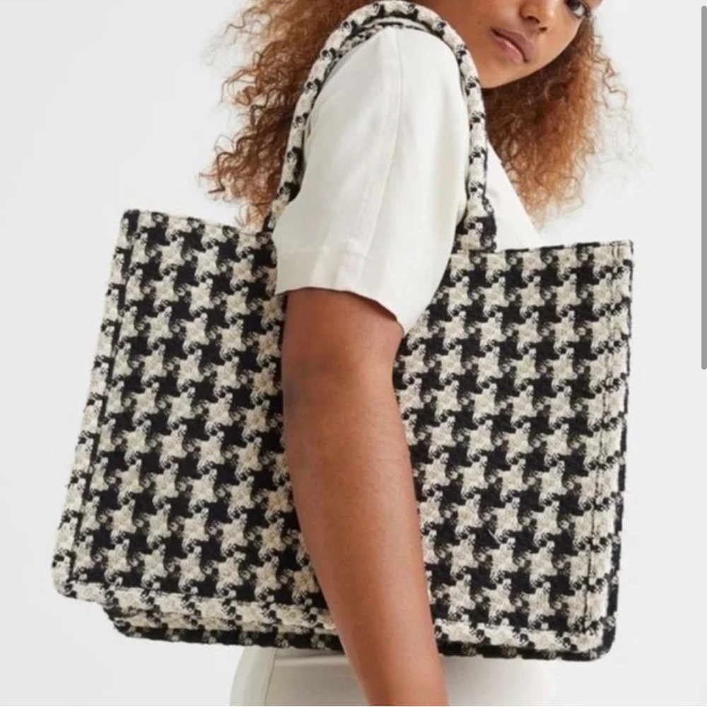 H&M houndstooth tote bag - new with tags. Never used!